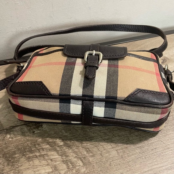 Vintage BURBERRY Nova Check PLAID Canvas LEATHER Trim CROSS BODY Designer BAG - Picture 4 of 9